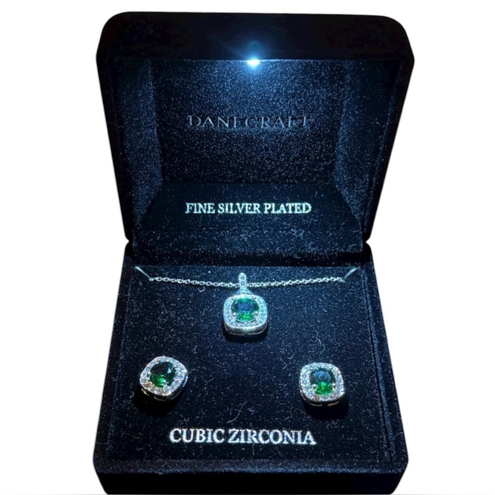 Danecraft Elegant Silver and Green Jewelry Set